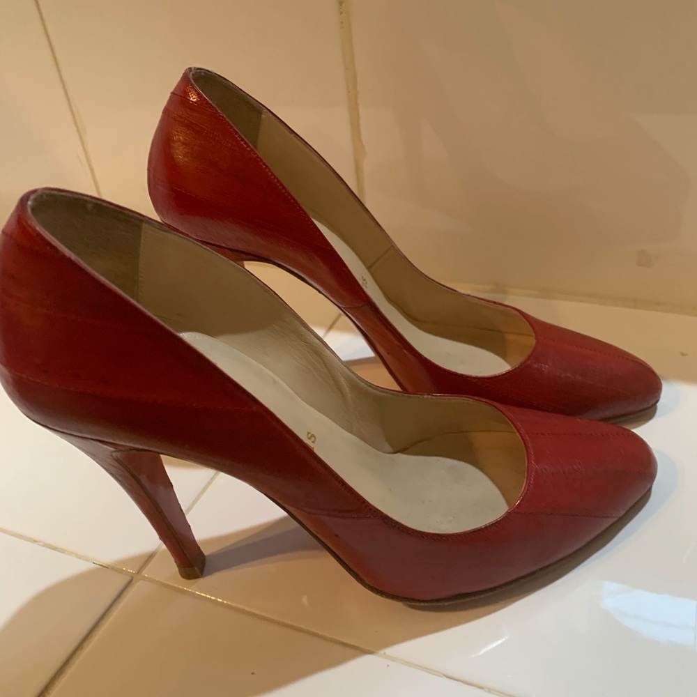 Christian Louboutin heels....Cute! Cute! Cute! - Picture 4 of 7